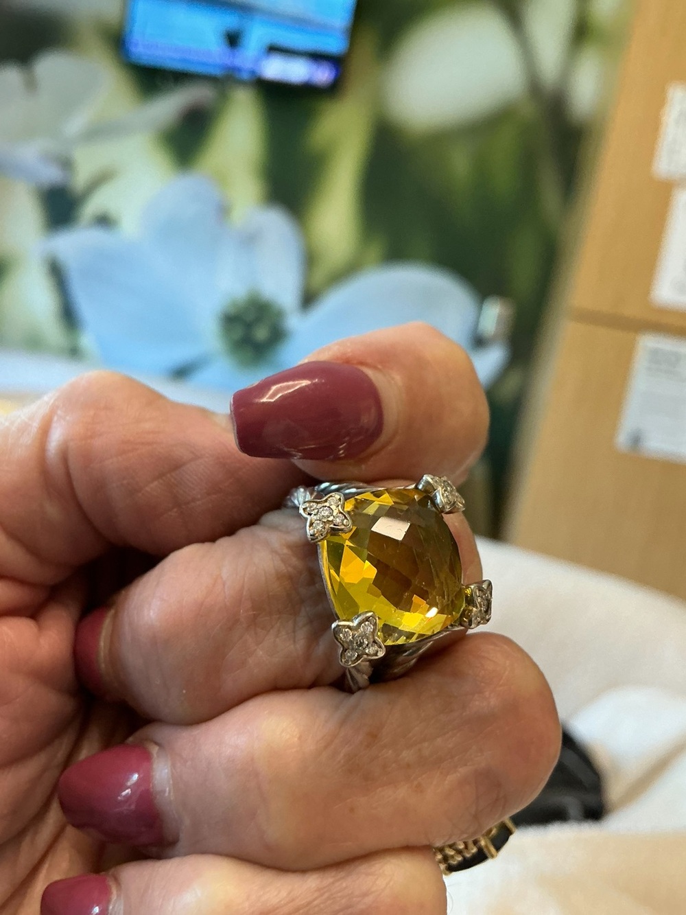 DAVID YURMAN 15mm Cushion on Point. Like New. Size 7 Lemon 
Citrine.